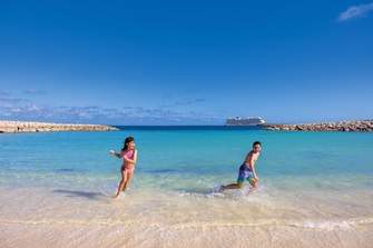 NCL Great Stirrup Cay Children Family ©Erin Kunkel.jpg